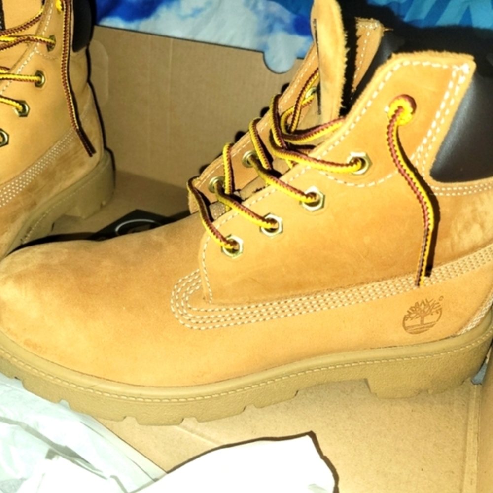 Timberland Classic 6" Waterproof Boots - Wheat Nubuck 4Y